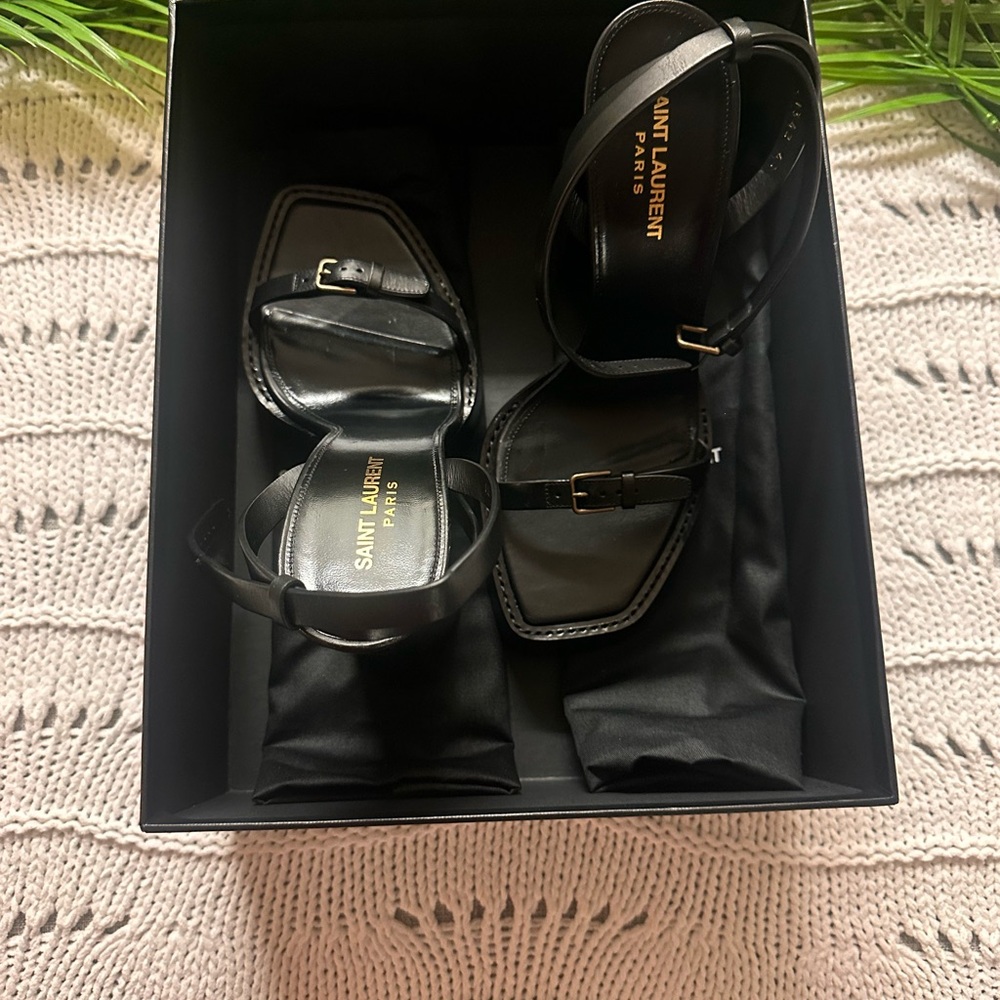 NWT Saint Laurent Carine Platform Sandal. Brand new comes with box & dus… - Picture 9 of 13
